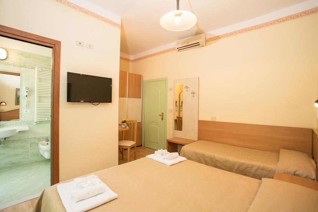 Albergo Ristorante Pozzi Беллария-Иджеа-Марина Экстерьер фото