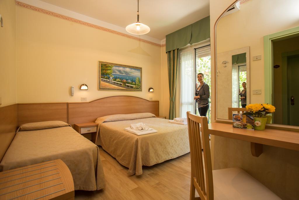 Albergo Ristorante Pozzi Беллария-Иджеа-Марина Экстерьер фото